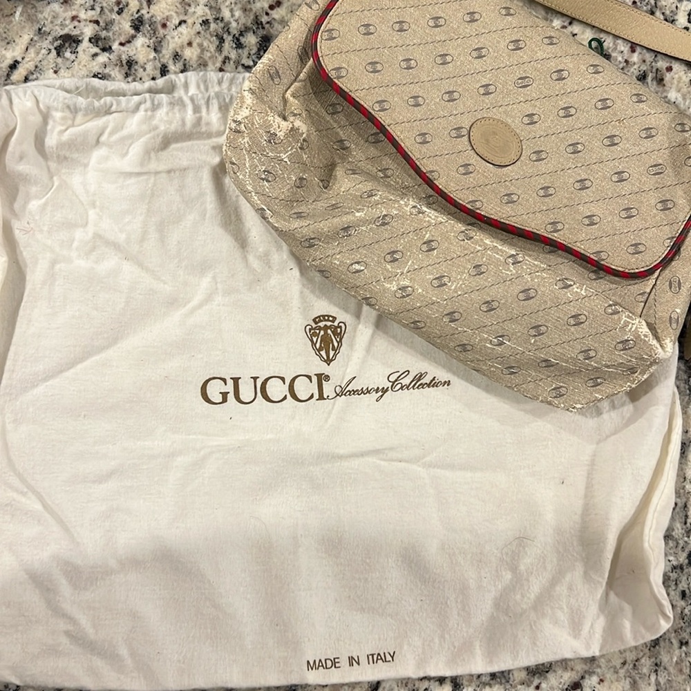 Gucci Purse With Strap